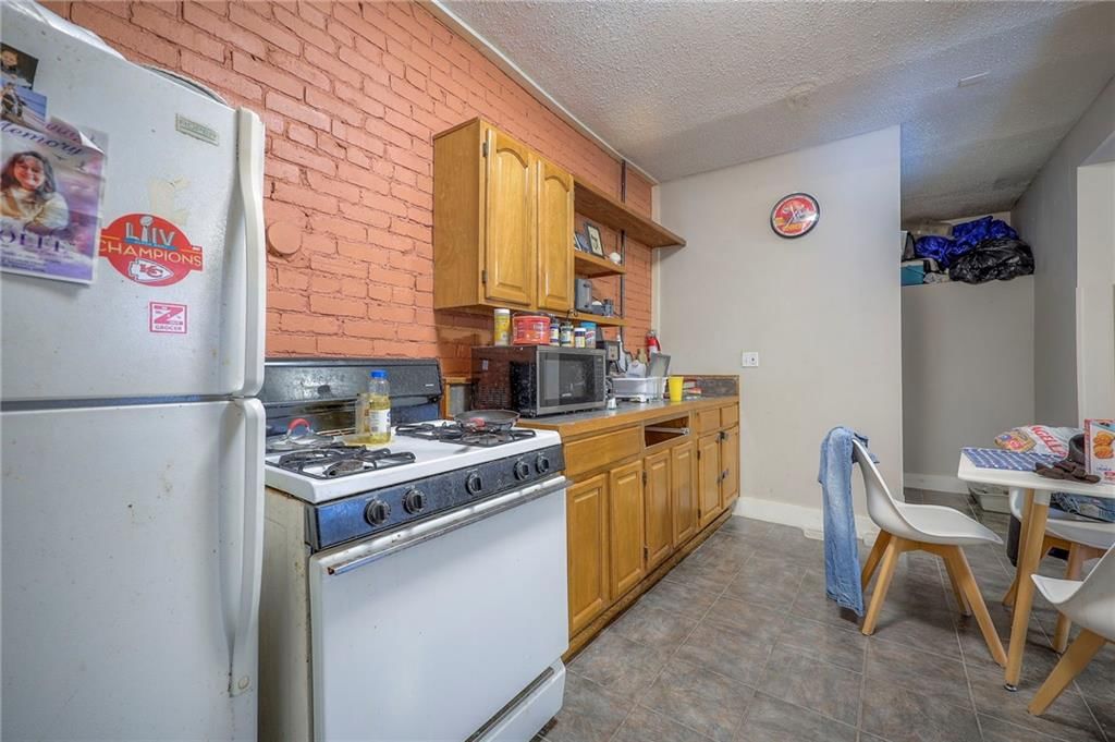 1017 W 39th Street — photo 30