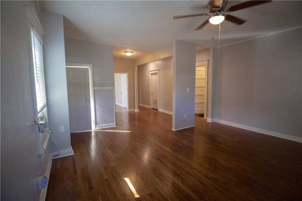 1017 W 39th Street — photo 35