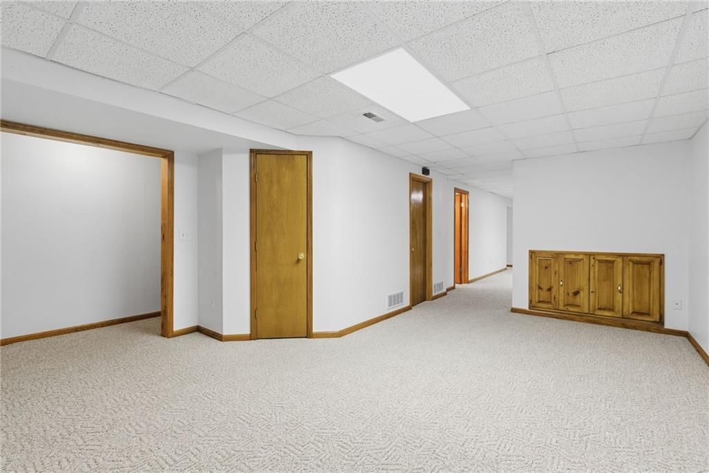 507 Larkin Court — photo 34