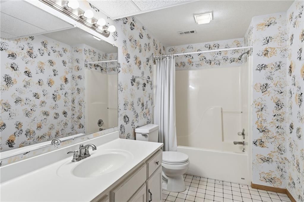 507 Larkin Court — photo 37