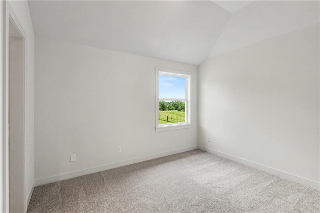 18425 Long Street — photo 31