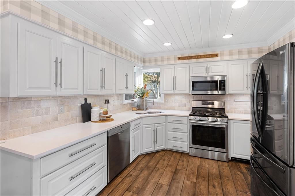 1100 E Cothrell Street — photo 3