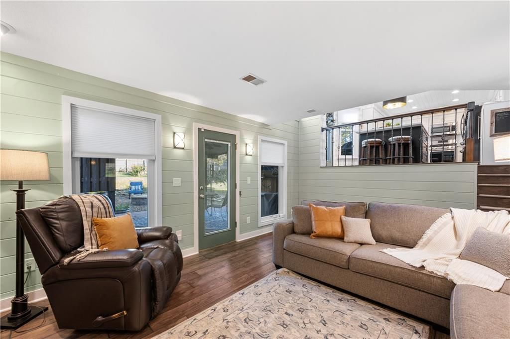 1100 E Cothrell Street — photo 16