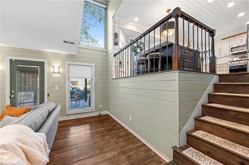 1100 E Cothrell Street — photo 18