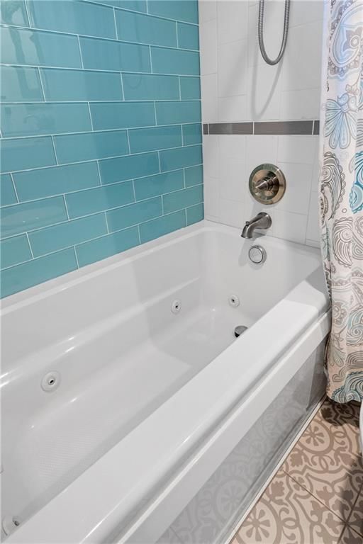 1100 E Cothrell Street — photo 28