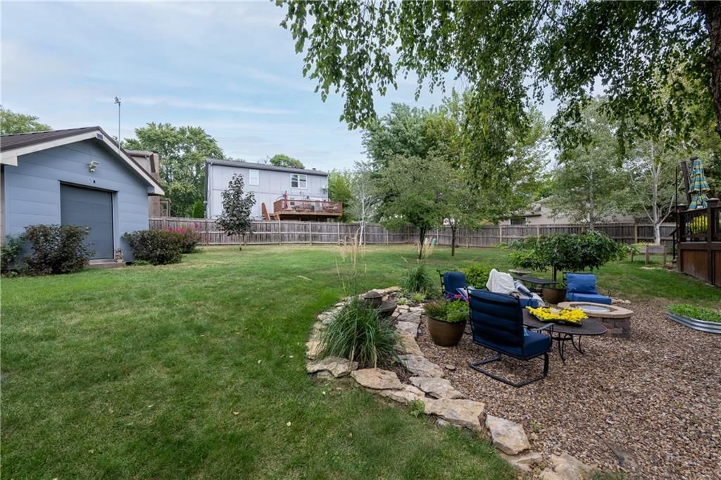 1100 E Cothrell Street — photo 41