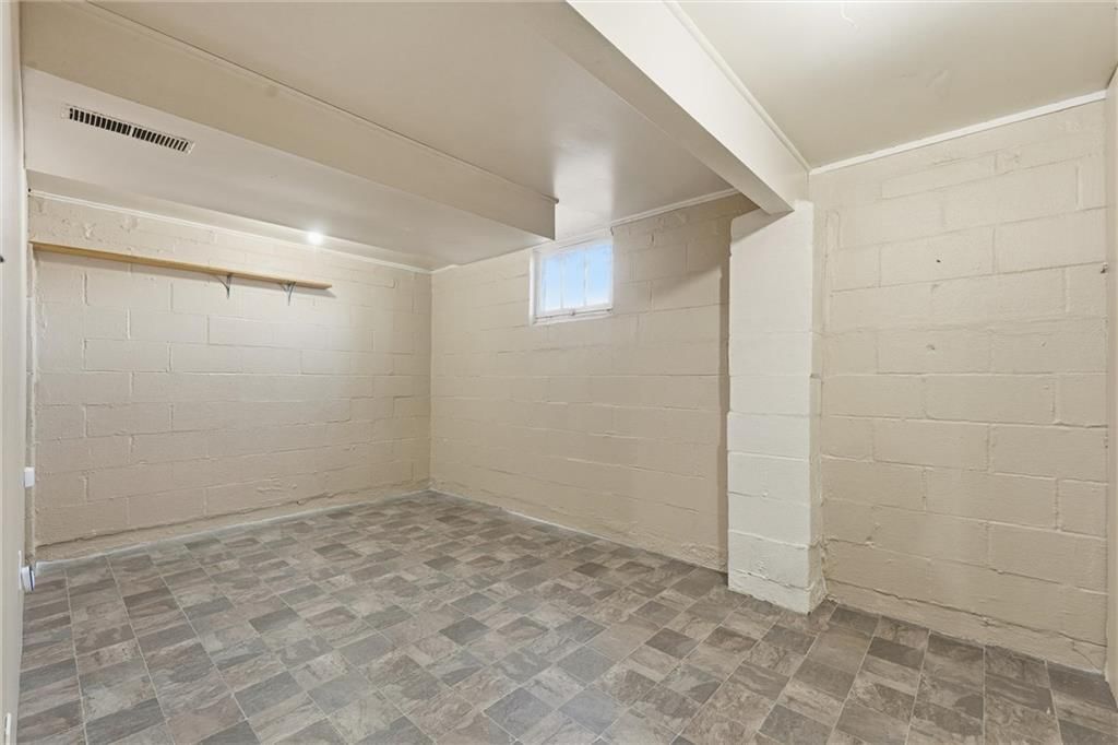 13609 Cypress Avenue — photo 16
