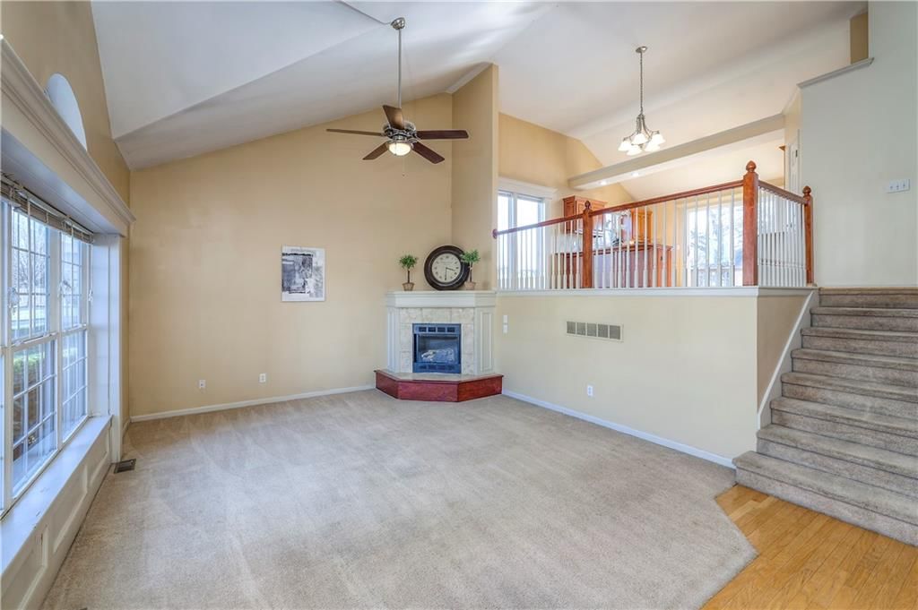 385 W Sunset Street — photo 7