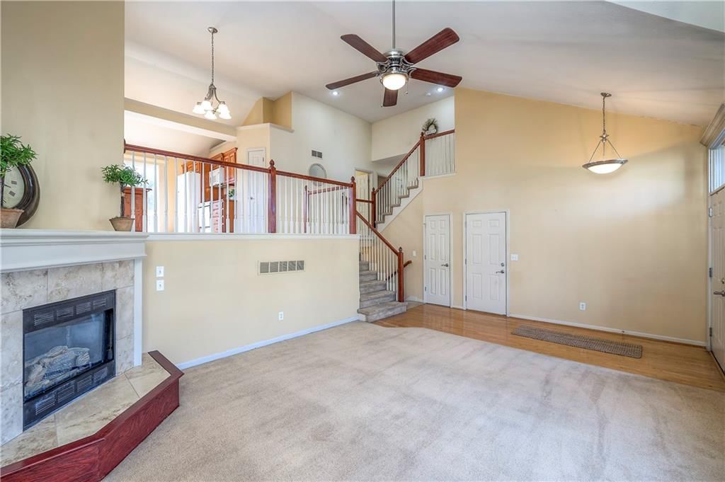 385 W Sunset Street — photo 8