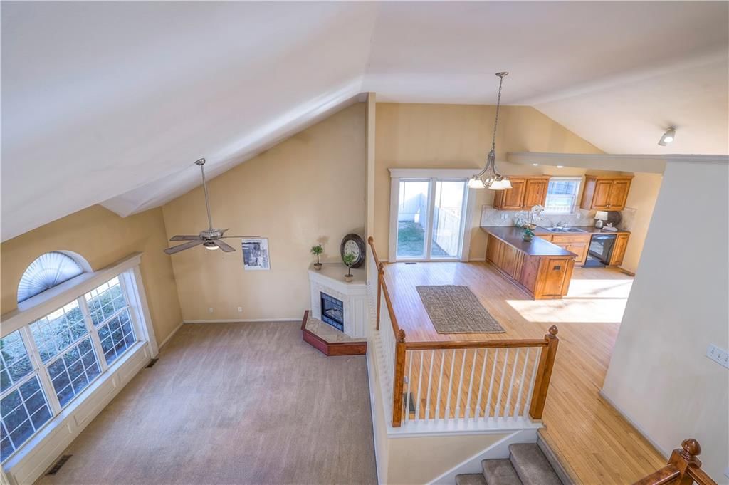 385 W Sunset Street — photo 18