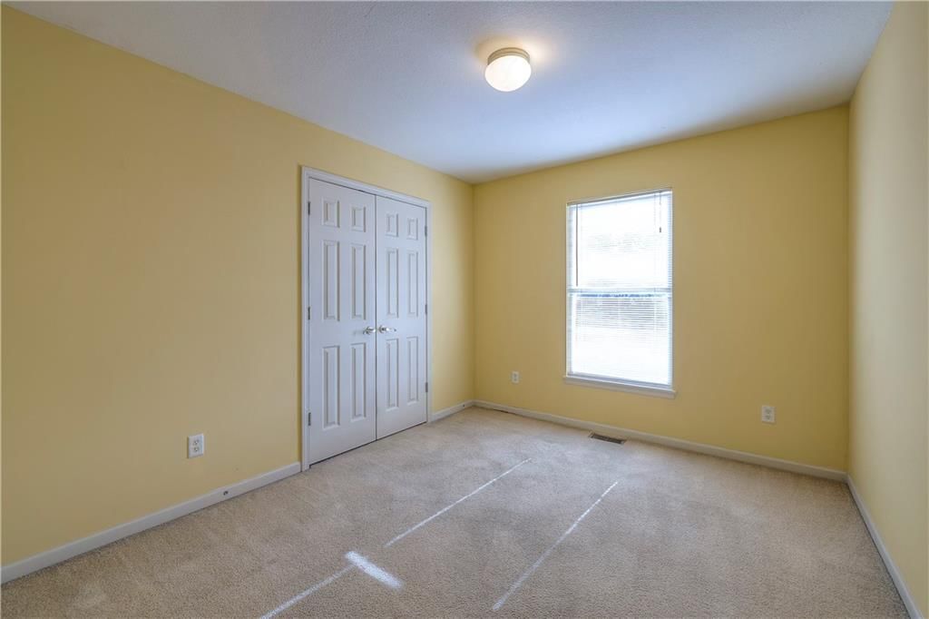 385 W Sunset Street — photo 25