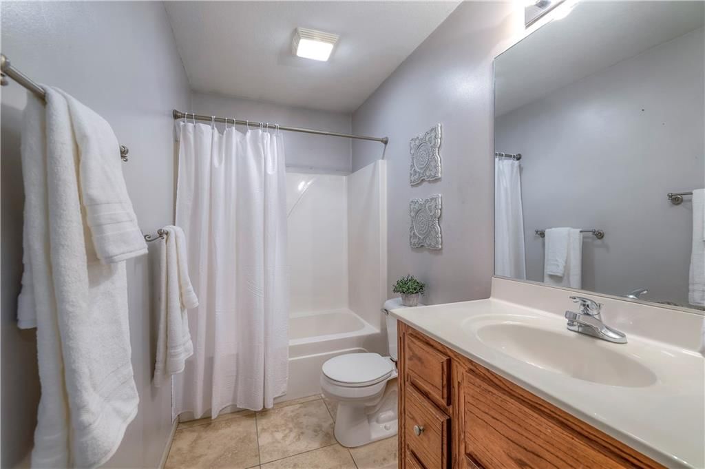 385 W Sunset Street — photo 26