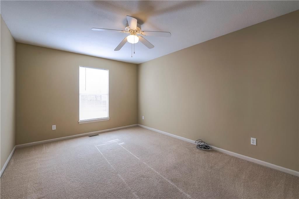 385 W Sunset Street — photo 28