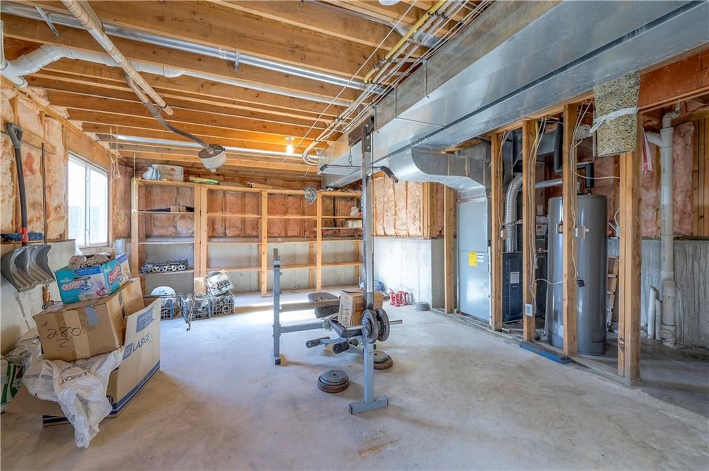 385 W Sunset Street — photo 33
