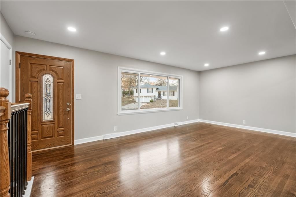 8808 E 84th Terrace — photo 3