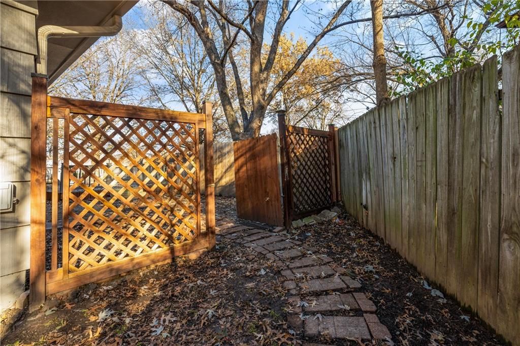 8808 E 84th Terrace — photo 36