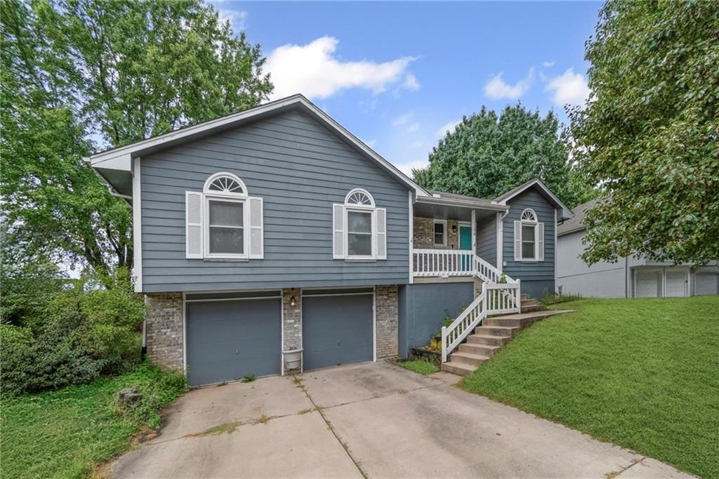 1108 NE Ridgeview Drive — photo 3