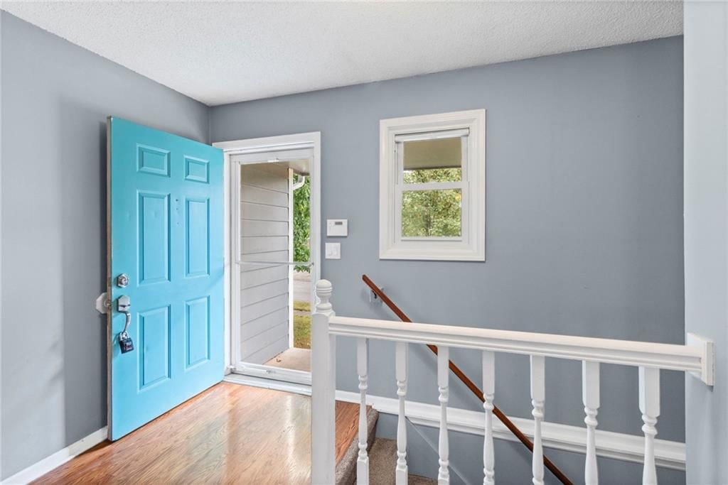 1108 NE Ridgeview Drive — photo 4