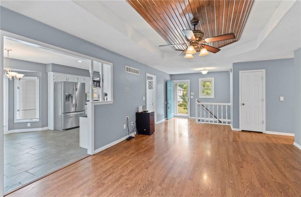1108 NE Ridgeview Drive — photo 5