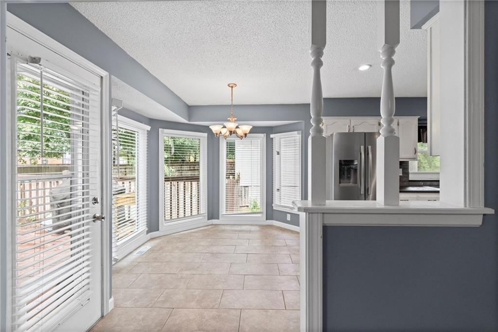 1108 NE Ridgeview Drive — photo 9