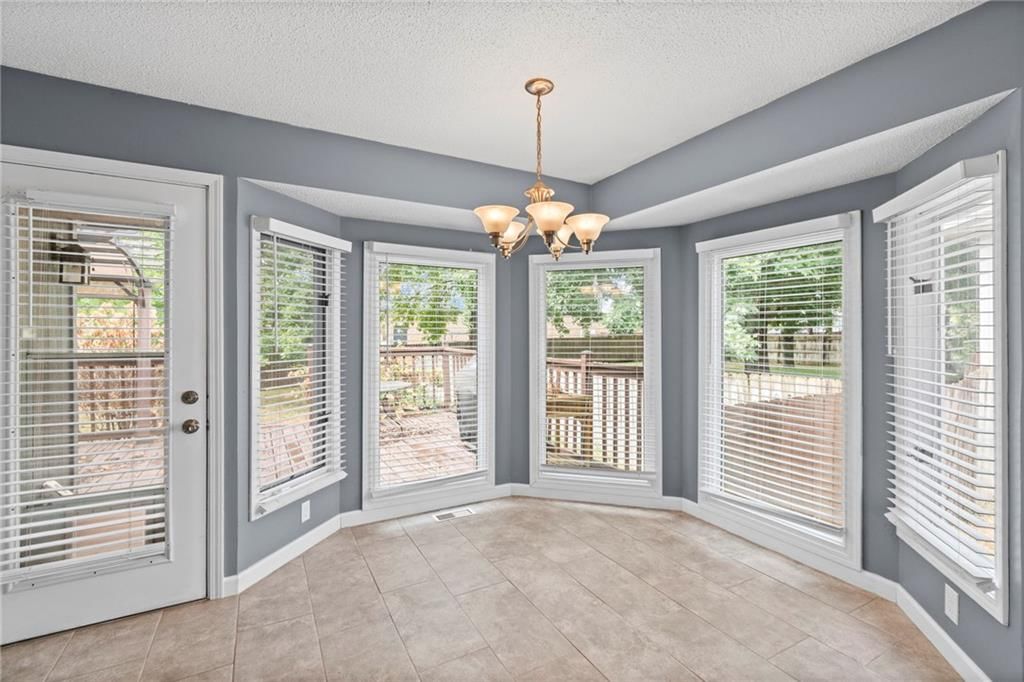 1108 NE Ridgeview Drive — photo 10
