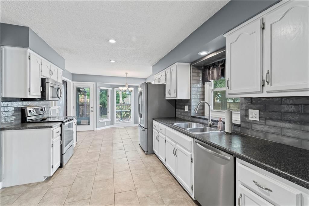1108 NE Ridgeview Drive — photo 14