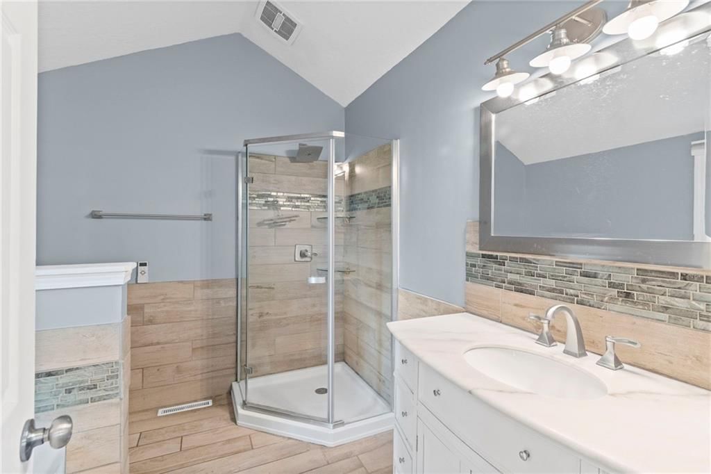 1108 NE Ridgeview Drive — photo 18