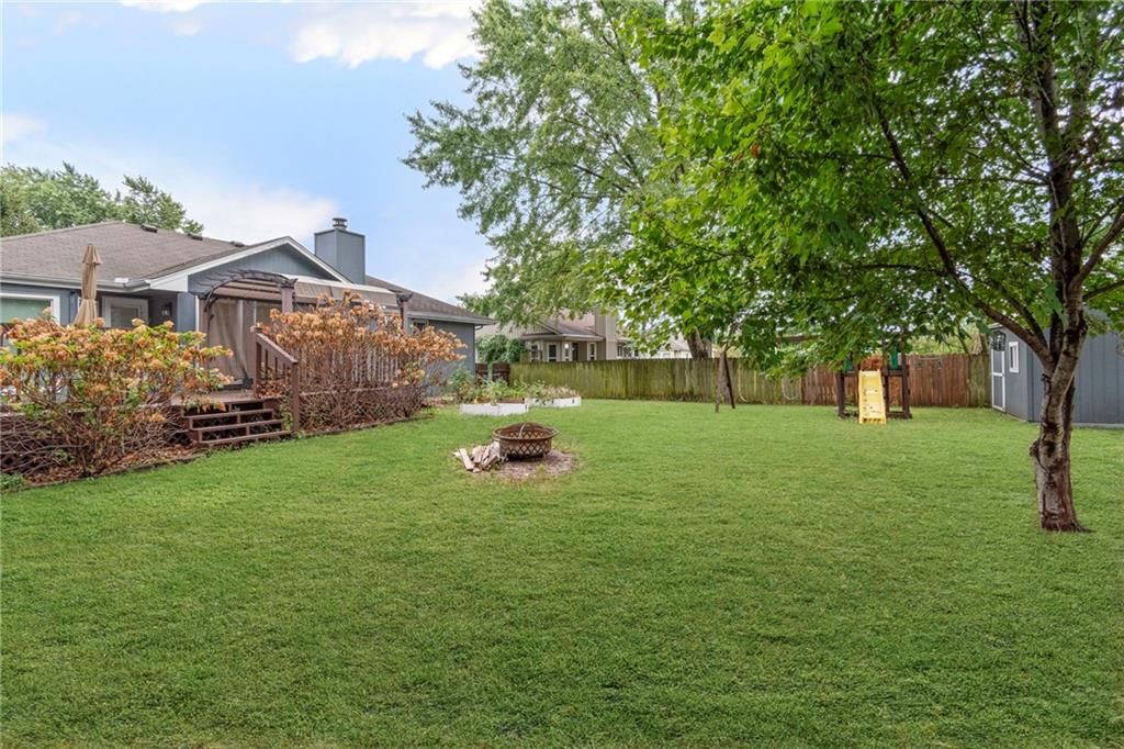 1108 NE Ridgeview Drive — photo 37