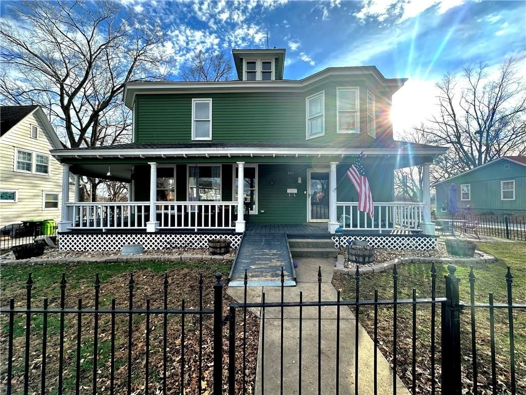 801 E Pearl Street — photo 3