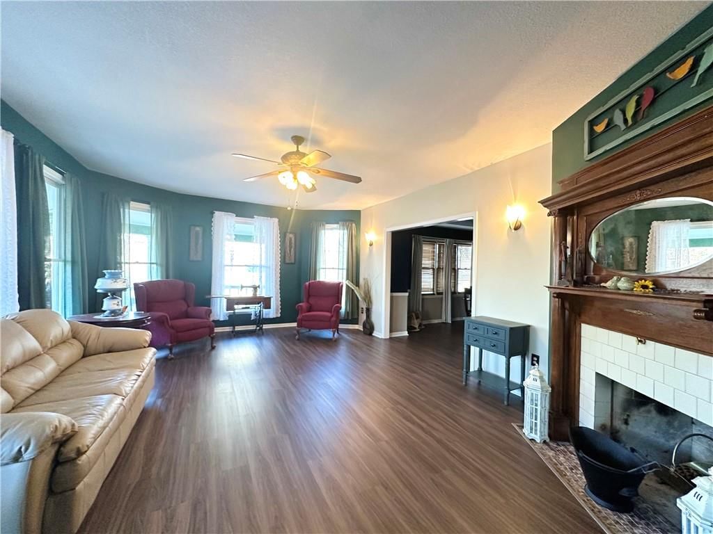801 E Pearl Street — photo 13