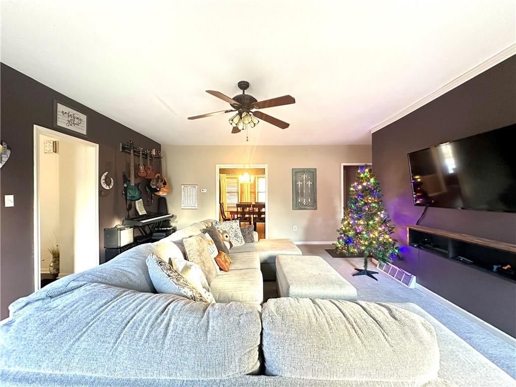 801 E Pearl Street — photo 19