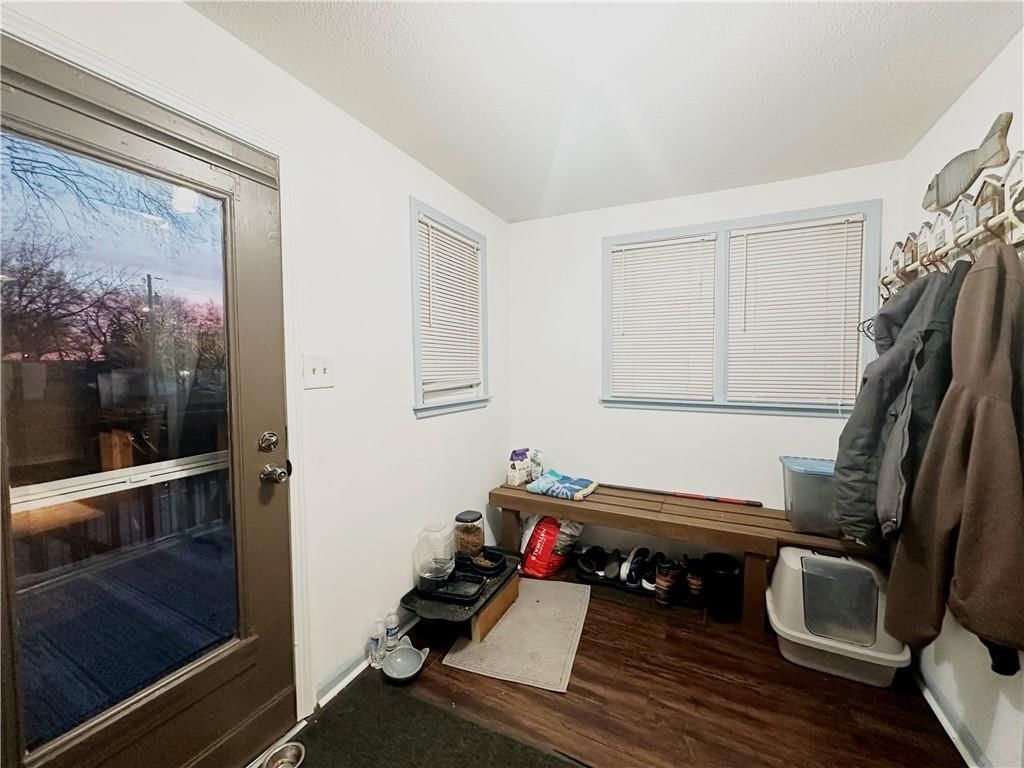 801 E Pearl Street — photo 30