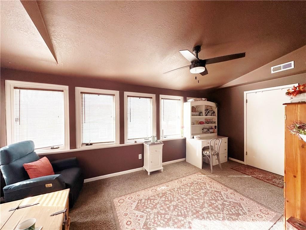801 E Pearl Street — photo 35