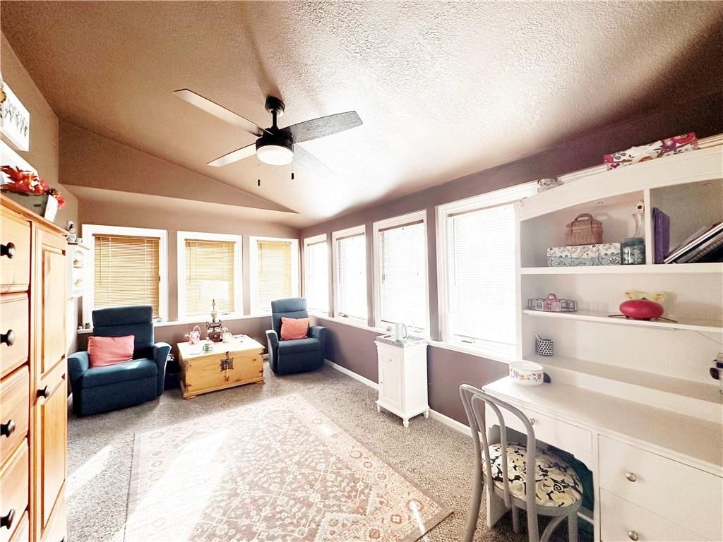 801 E Pearl Street — photo 36