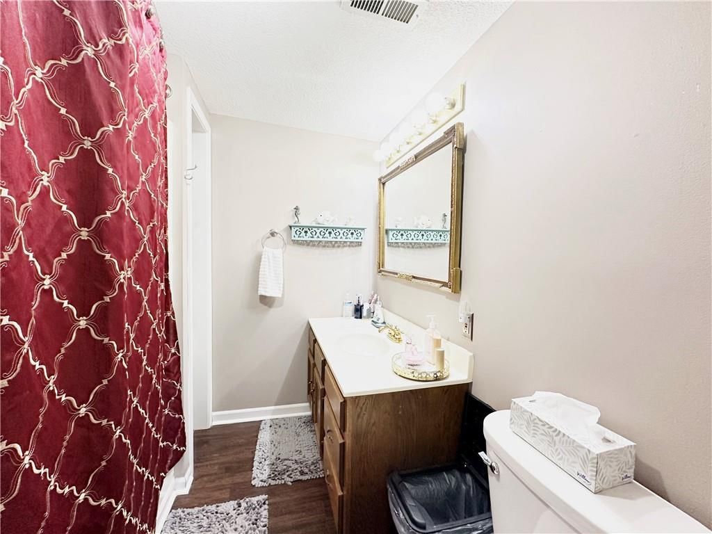 801 E Pearl Street — photo 37
