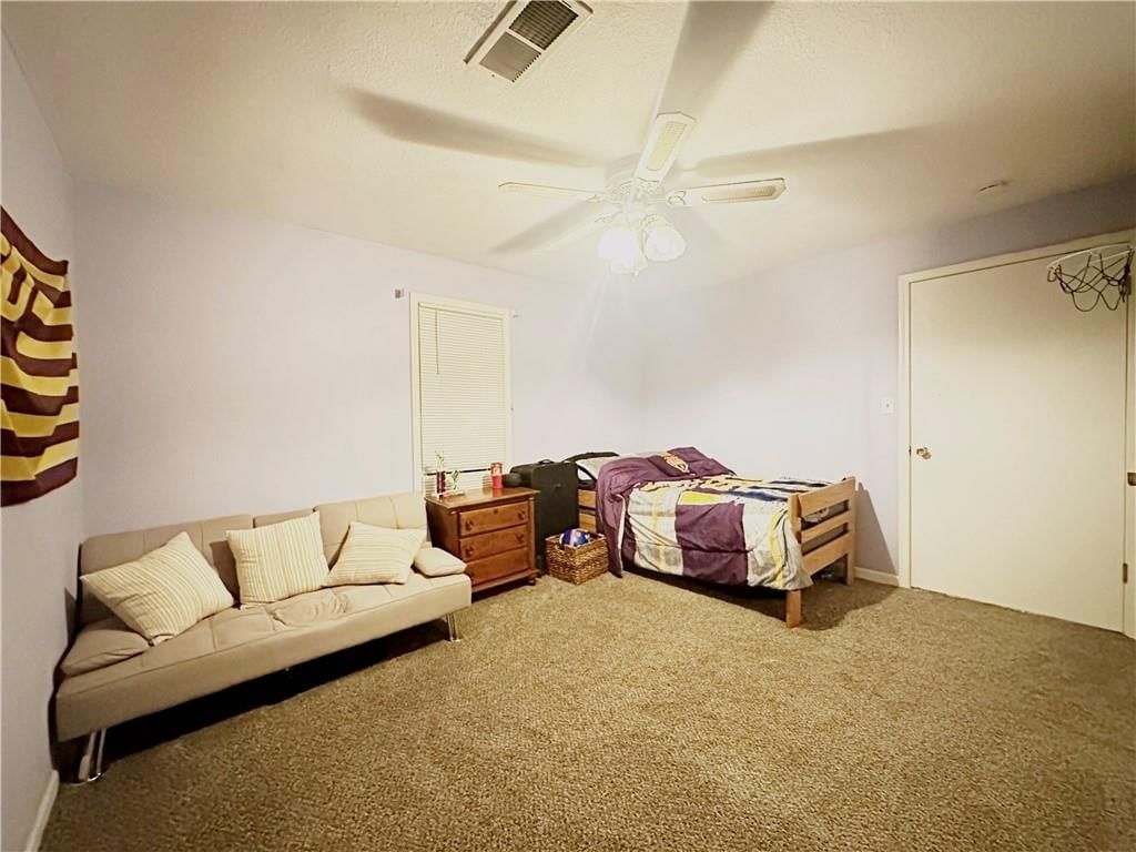 801 E Pearl Street — photo 42