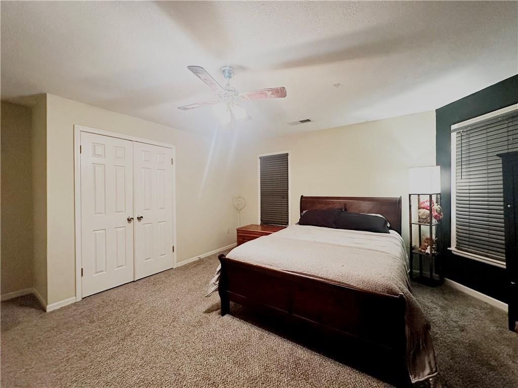 801 E Pearl Street — photo 46