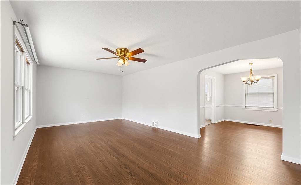 6435 Walrond Avenue — photo 5