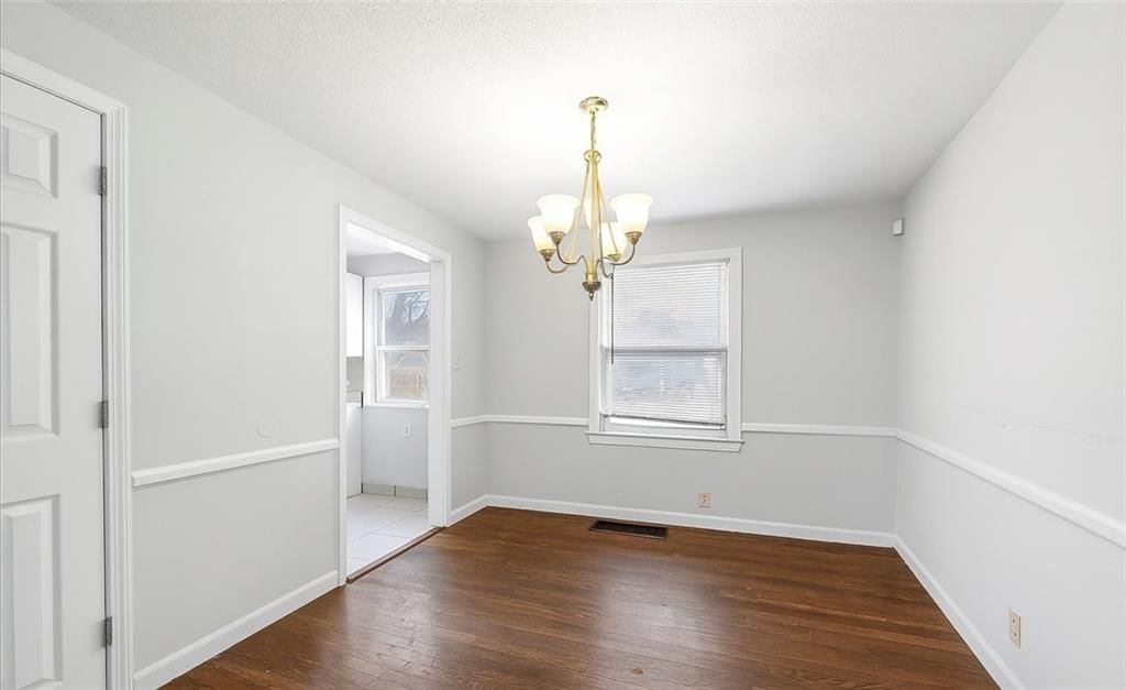6435 Walrond Avenue — photo 6