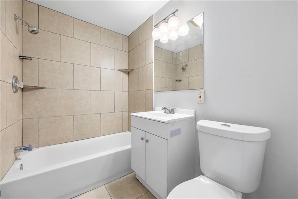 6435 Walrond Avenue — photo 10