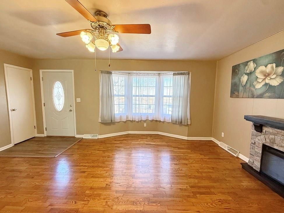 314 W Fields Boulevard — photo 10