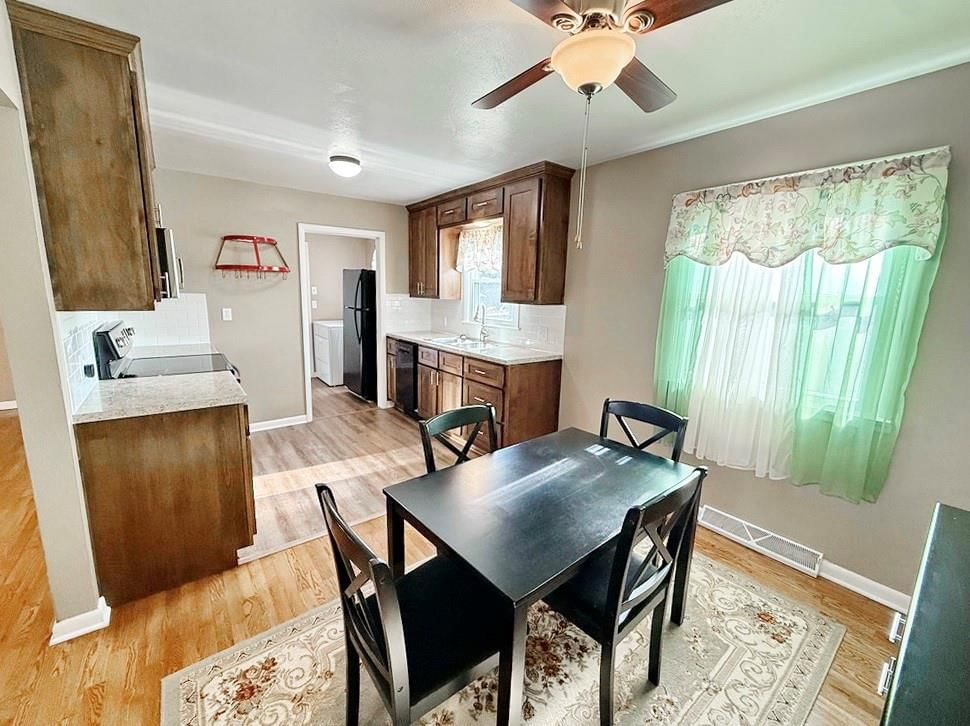 314 W Fields Boulevard — photo 11