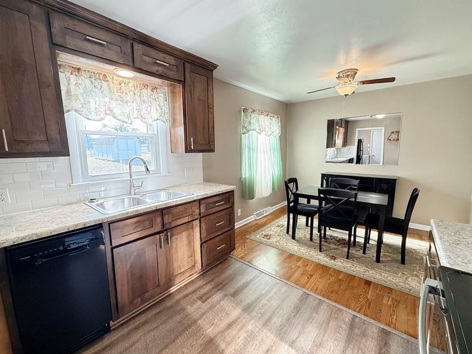 314 W Fields Boulevard — photo 15