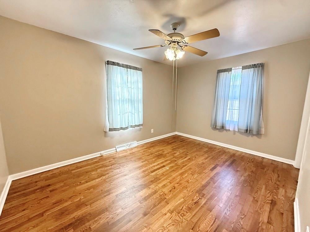 314 W Fields Boulevard — photo 22