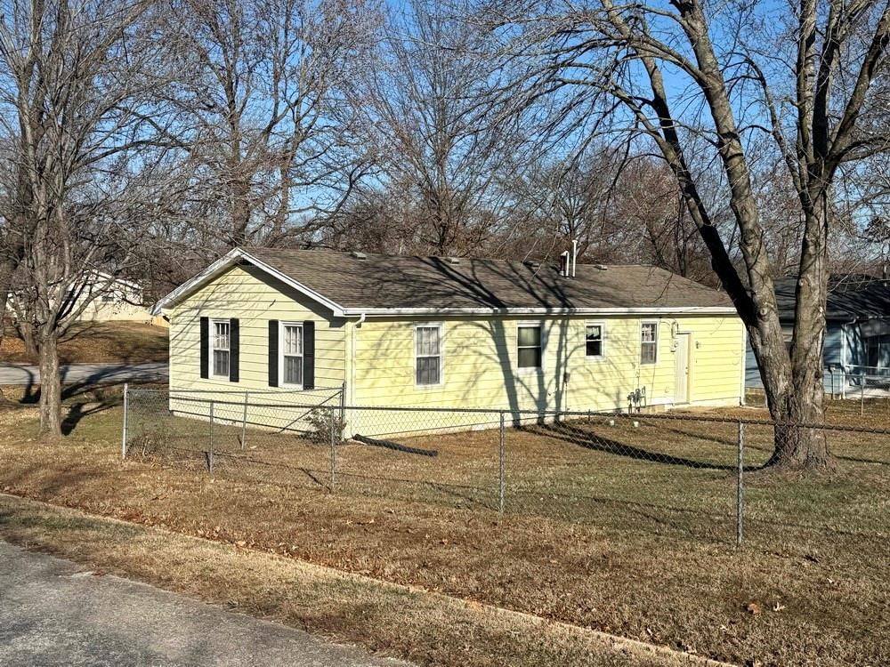 314 W Fields Boulevard — photo 36