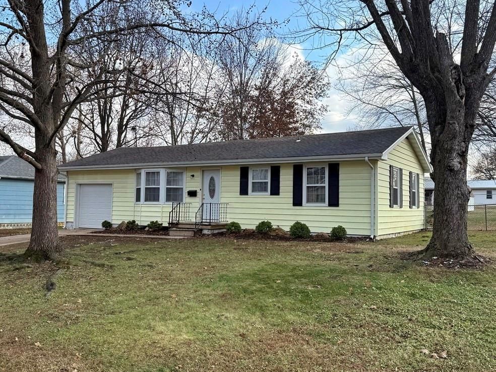 314 W Fields Boulevard — photo 37