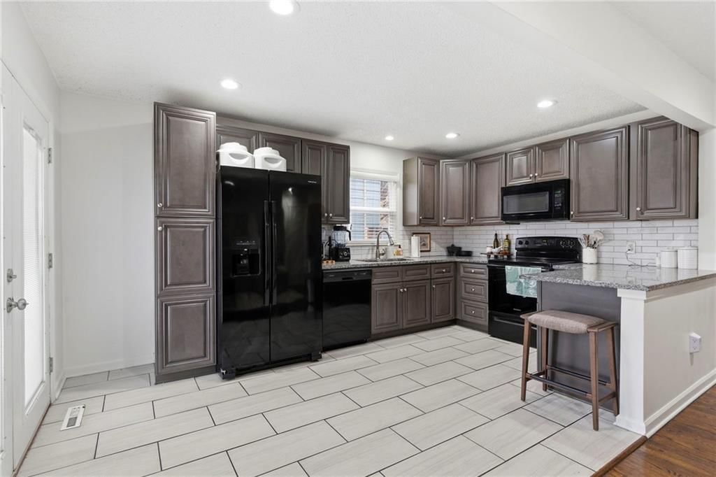 515 S Meadowbrook Lane — photo 14