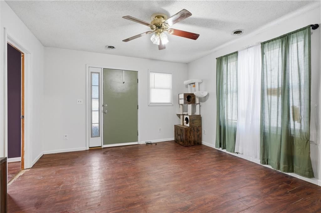 207 N Bissell Street — photo 5
