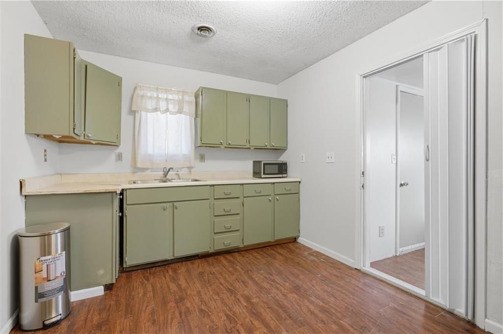 207 N Bissell Street — photo 7