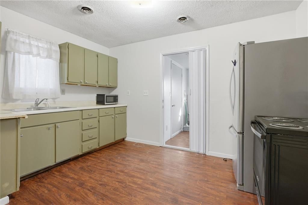 207 N Bissell Street — photo 8